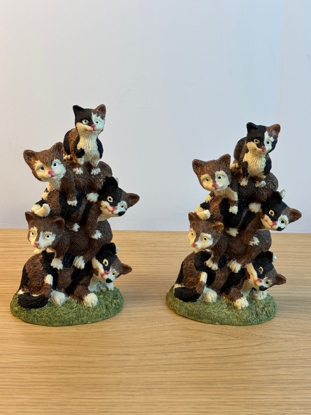 Vintage Stacked Cat Pyramid Resin Figures- Home Accent